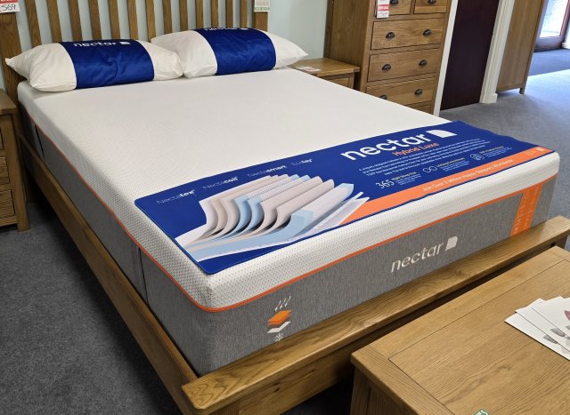 Clearance - Nectar 4'6' (135cm) Hybrid Luxe Mattress